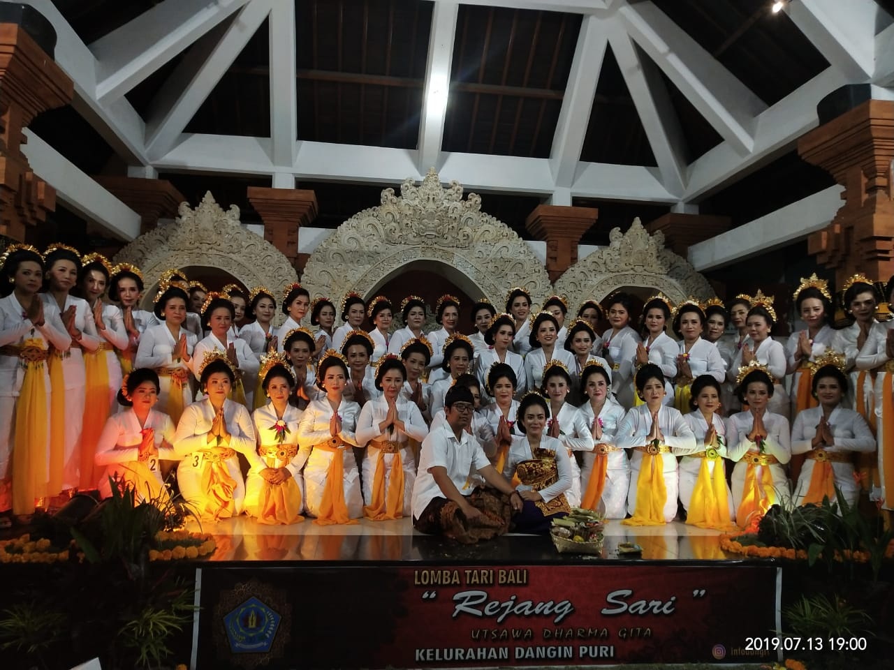 PENTAS BUDAYA DAN UTSAWA DHARMA GITA KELURAHAN DANGIN PURI 